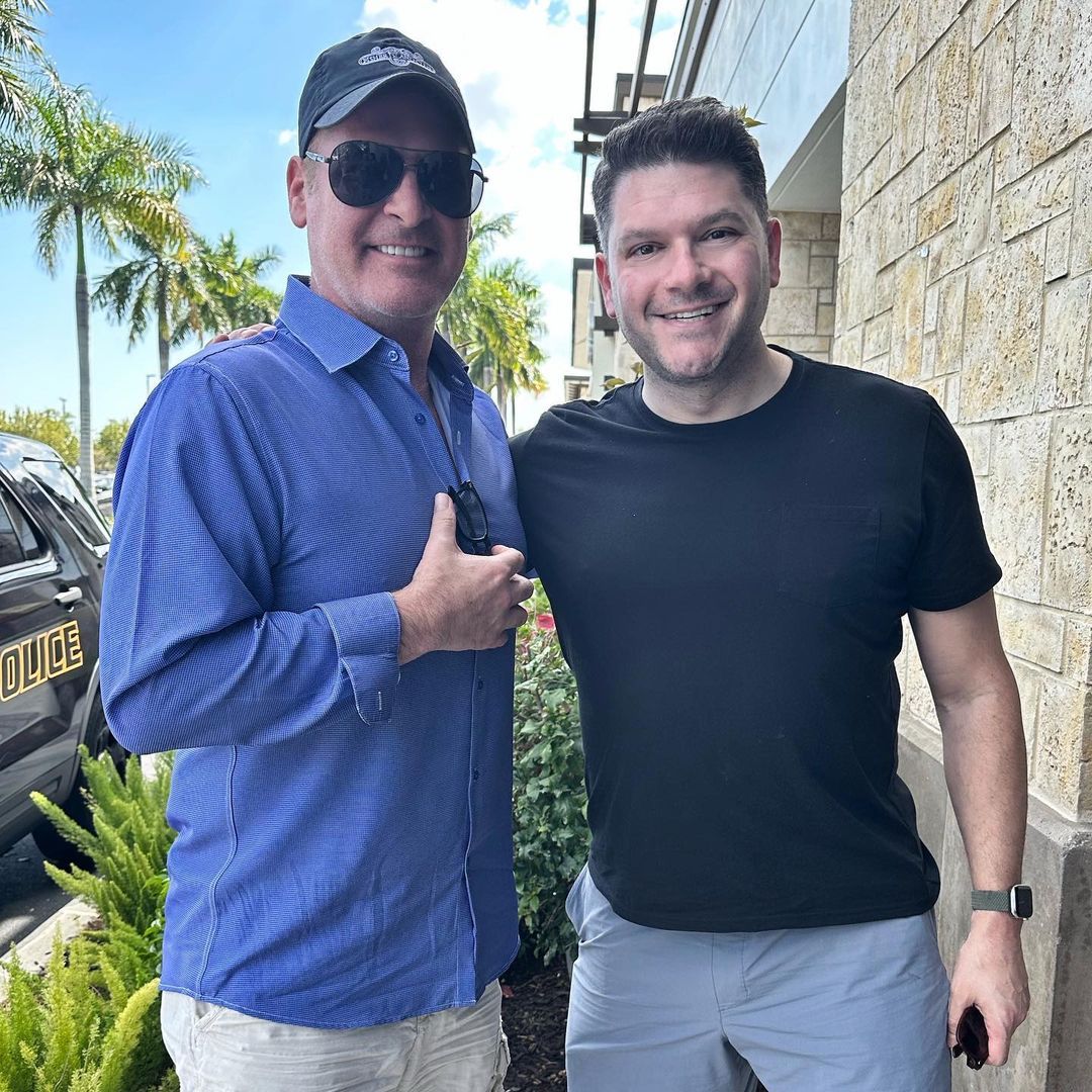 18 years after we were teamed up on the KDKA Morning News, it’s still great to catch up with my old pal Keith Jones. (at Davie, Florida)
https://www.instagram.com/p/Cpa2wtIOISg/?igshid=NGJjMDIxMWI=