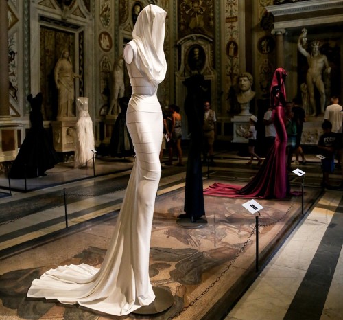 fashioninhistory:‘Couture/Sculpture: Azzedine Alaïa in the History of Fashion’ Exhibition  The Gal