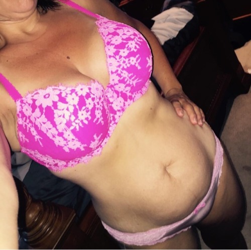 naughtynurse529: #me you like my new panty and bra set?? i want to get new panties but money is tigh