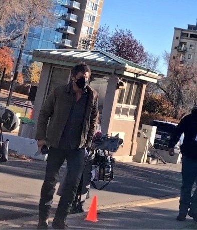 hbothelastofus:KristinRaworth: Pedro Pascal just hanging out at the legislature. “He [Pedro Pa