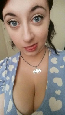 suckmybatarangg:  I don’t always take normal selfies  Awesome necklace!