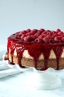 intensefoodcravings:  Boozy Raspberry Limoncello Soufflé Cheesecake | Cooks with Cocktails 
