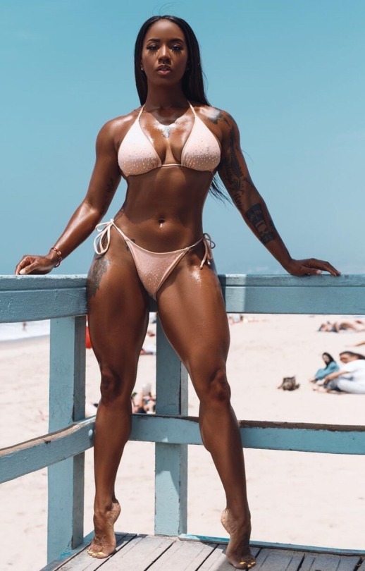 choclophile:    AMAZING BODY!