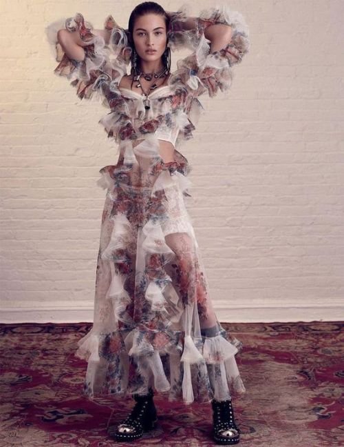 thesarahburtonera: Grace Elizabeth photographed by Paola Kudacki, Vogue Russia April 2017 (Spri