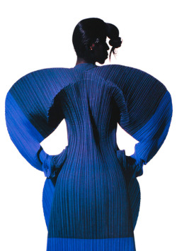 nubianbrothaz:  ISSEY MIYAKE - PHOTOGRAPHED BY IRVING PENNNubianBrothaz.tumblr.com