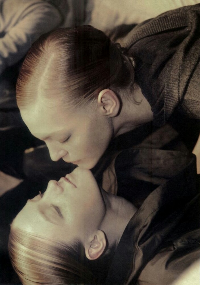 jinxproof:  Vlada &amp; Sasha @ Max Mara F/W 2007
