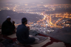freedominsubmission:  View of Makkah from Mount Thor. InshaAllah someday. 