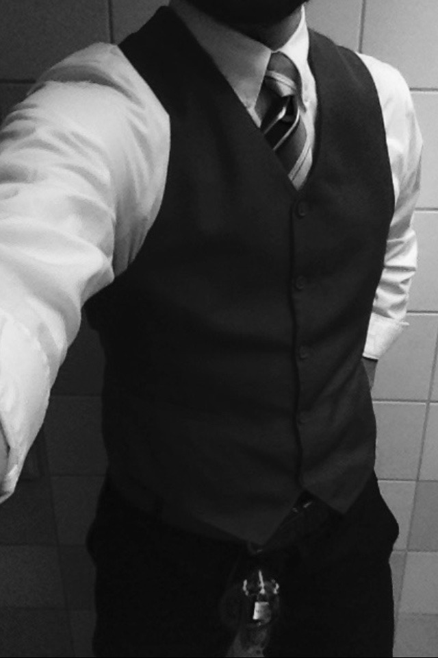 nicolettosworld:  myloveabcdk:  v-and-frankie:  Locked up at the office -  i like