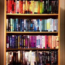penguinteen:  (Almost) 50 shades of bookshelf