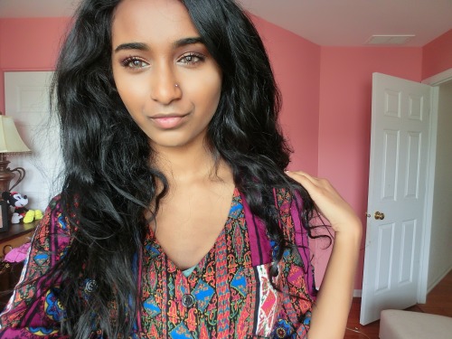 chocolatechar:  desimartinis:  its true i try too hard   😍😍😍😩😩😩 I swear if all the beautiful ladies I follow got together one time it would be breathtaking