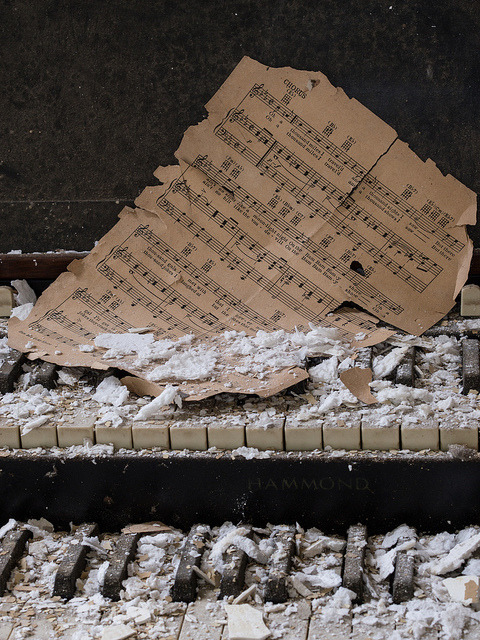 jaleven: The show must go on by randomesquephoto on Flickr.