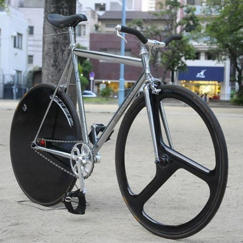hublove: “Recently completed this affinity lopro bike built at GIRACHA Full photos and specs up on G