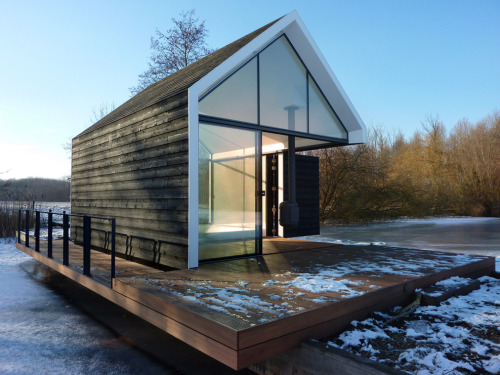 modernizing: Recreational Island House by Rocco Reukema, Remko Remijnse, 2by4-architects. Breukelen,