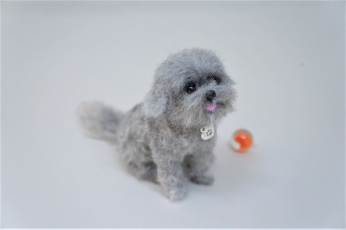 A needle felted Shih Tzu based on the inset pet image.Have a great weekend!