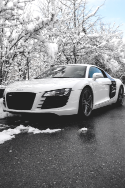 classyhustler:  Snowy R8 | photographer