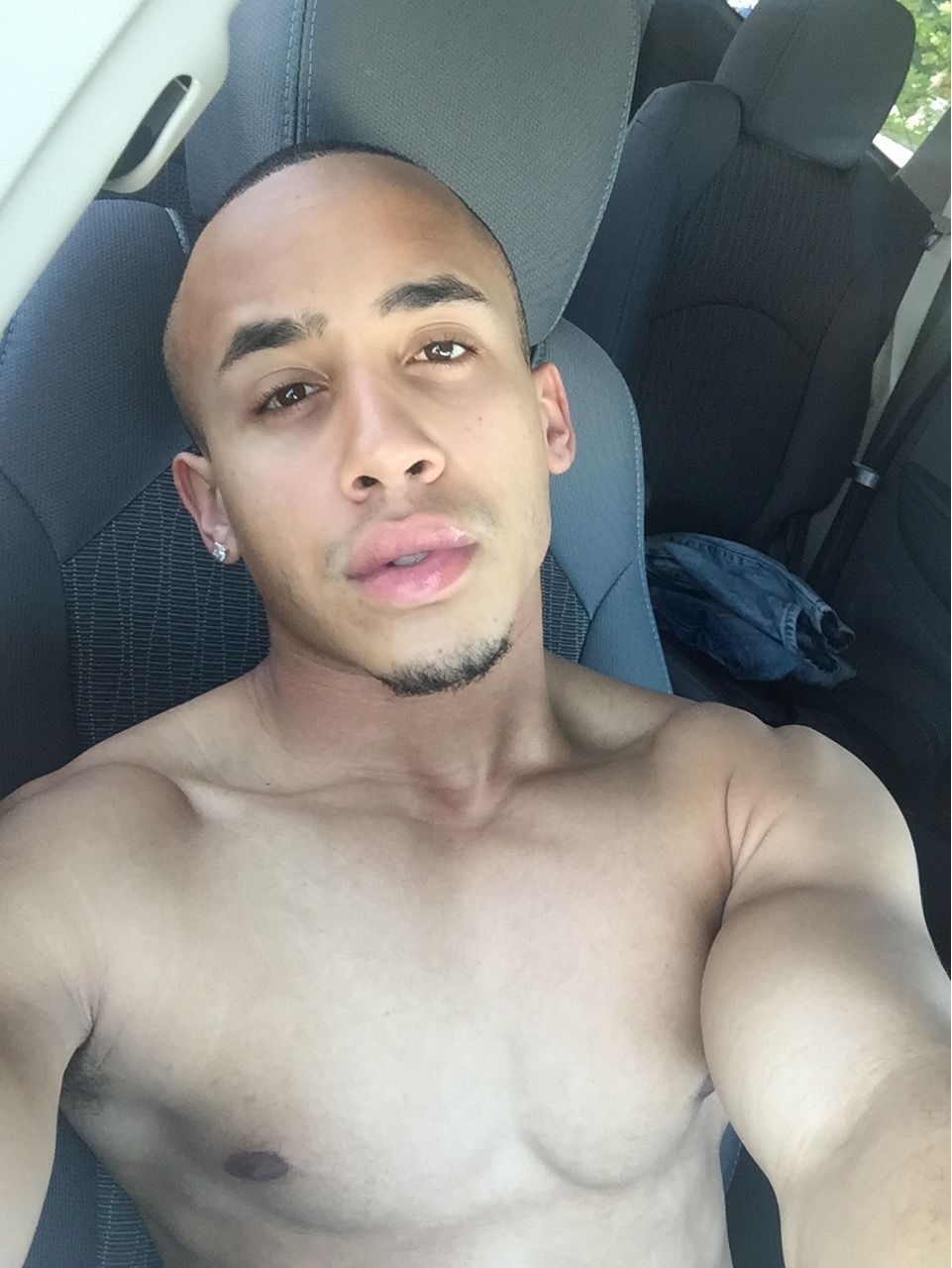 thatboyemmett:  Hope y'all fuckers have a good Sunday. Call your mom and tell her