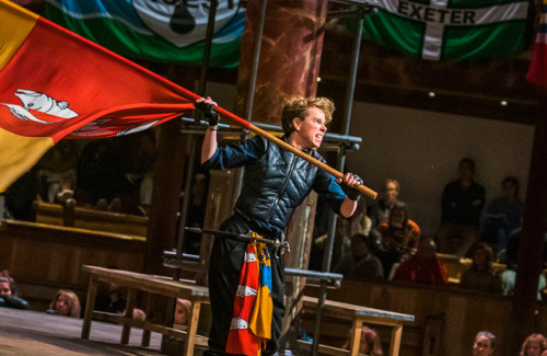 colonel-catastrophe:i would just like to say: michelle terry as hotspur in the henriad at the globe 