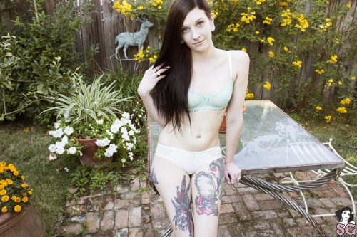 suicideburningangels:    Sairyn – Jardin de la SairynFull set and download links — http://bit.ly/1TTptWi‪‬﻿  