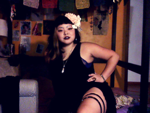 hauntedmomsanon:  hauntedmomsanon:  glitter brow witch lingerie   reblog because