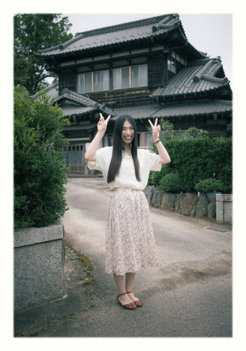 title: 稲穂薫る風が吹く。(The wind blows which smells of rice.) model:麻宮もころ(Mocoro Mamiya)twitter:@mocro_mami