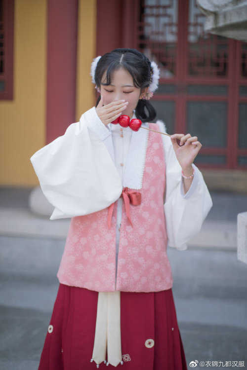 chinese hanfu by 衣锦九都汉服