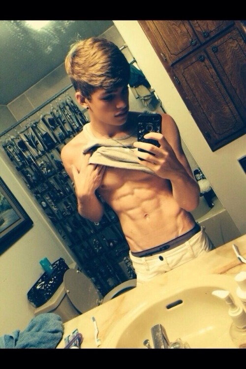 boys-cute-boys:boys-cute-boysFondness / Kindness / Tenderness