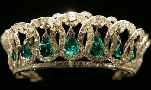 uilasharryfanfiction:  From top, The Girl’s of Great Britain and Ireland Tiara (with base, left, without base, right), The Fife Tiara, The Grand Duchess Vladamir Tiara (with pearls, left, with emeralds, right), The Poltimore Tiara, The Strathmore Rose