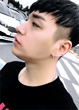 yuhwan:aomg’s representative foodie