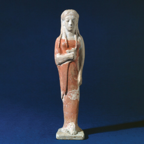 archaeologs:Terracotta woman from a grave at Kamiros cemetery, Rhodes, c. 600–540 bce. 93&fras