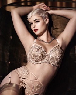 ditavonteese:Pleased to say that @figleavesofficial is stocking my Dahlia bra in up to size 44F in both Black and Crème Caramel. http://teese.us/dahliafig &lt;3 &lt;3 &lt;3