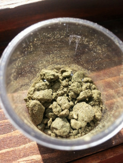 blunts-and-robots:  bubble hash