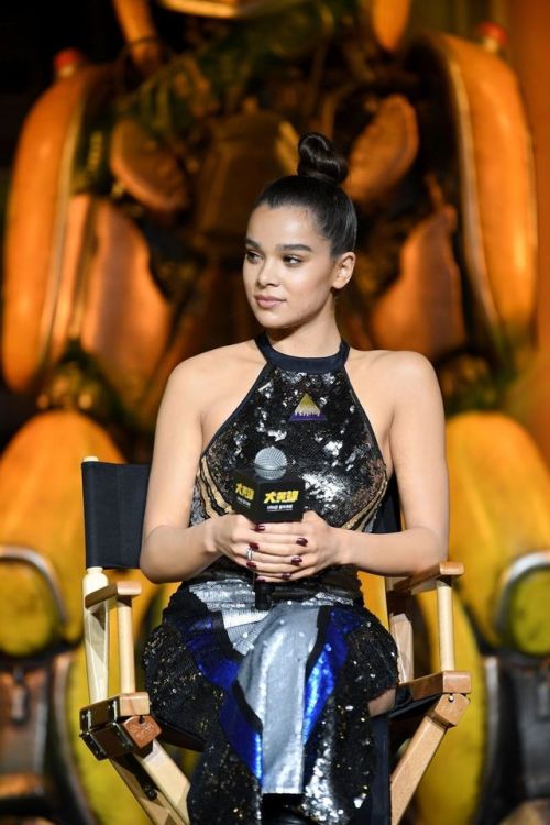 Bun Queen Hailee visits Beijing on her World Domination TourAll Hail Queen Hailee