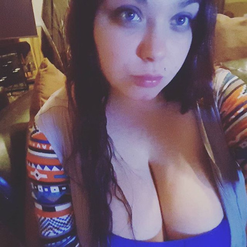 bigboobsteens:  Only amateur girls (warning : NSFW) => Sexy teen girl