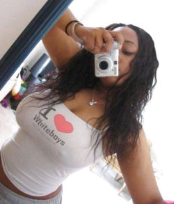 sluttywifecuckoldhubby:  Slutty wife fantasy here