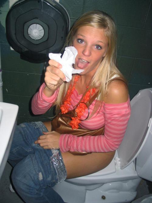 TOILET PEE