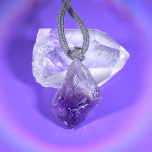 raw amethyst crystal neckjewel ~ adjusts from necklace to choker lengthƹ̵̡ӝ̵̨̄ʒ ◕‿◕ ƹ̵̡ӝ̵̨̄ʒ  snag i