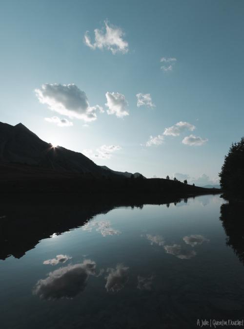 Reflets au lac de Sainte-Marguerite.(Hautes-Alpes - Juillet 2021).A Julie&hellip;© Quentin 