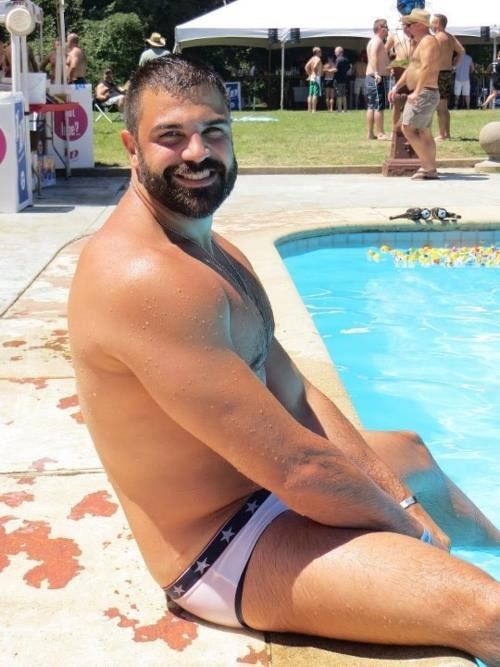 machodesungao:  http://machodesungao.tumblr.com/  Love big hot daddies
