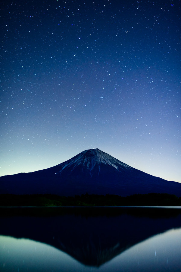 radivs:  'Commit ♡JOY &amp; a Shooting Star' by Hidetoshi Kikuchi via 500px