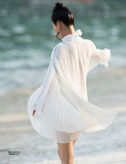 fashionarmies: ‘在海边 THE SEA’ Meng Zheng for Harper’s Bazaar China — June 2018. Photographer: Liang Zi / 亮子 Stylist: Kun Yu / 于昆 HairStylist: Xiao Tian / 潇天 Mua: Lu Wang / 王璐 