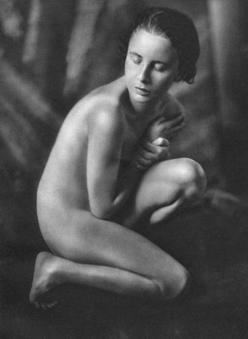 les-sources-du-nil: Frieda “Die” Riess (1890-1957) Nude, French/Javanese Woman Vintage P