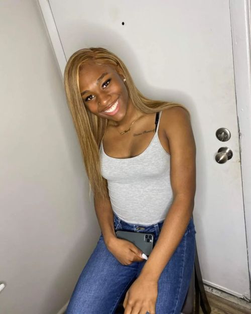 A transgender woman who was killed in North Houston last month has been identified.  The hit-and-run victim was 21-year-old Za’niyah Williams on January 6. RIP Baby girl 🥺  
https://www.outsmartmagazine.com/2021/12/trans-woman-killed-in-north-houston/
#marshasplate #girlslikeus #transgender #transisbeautiful #houston #trans
#transwomen #blacktranswomen #blacktransmen #houstonpride #blacktranslivesmatter #ZaniyahWilliams

https://www.instagram.com/p/CYmNtSrFBe7/?utm_medium=tumblr #marshasplate#girlslikeus#transgender#transisbeautiful#houston#trans#transwomen#blacktranswomen#blacktransmen#houstonpride#blacktranslivesmatter#zaniyahwilliams