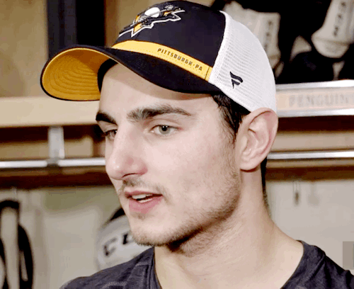 juusoriikola:Day Off: Blandisi (a new Penguin!)₍₁.₁₇.₁₉₎