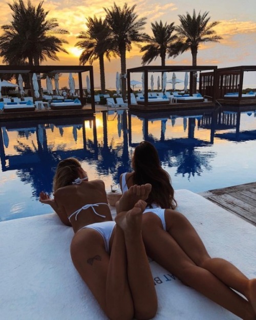 no-pants-r-the-best-pants:together :)sunset lovers :)