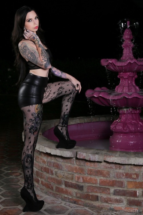 XXX altmodelgirlcrush2:  Sierra Cure@burningangel photo