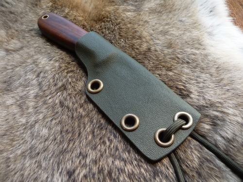 ru-titley-knives: OD green kydex neck sheath for a customers Scandi grind Enzo damascus necker that 