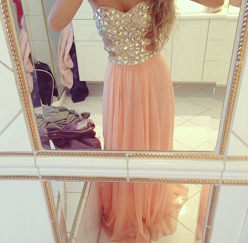 Pretty prom dresses with sleeves