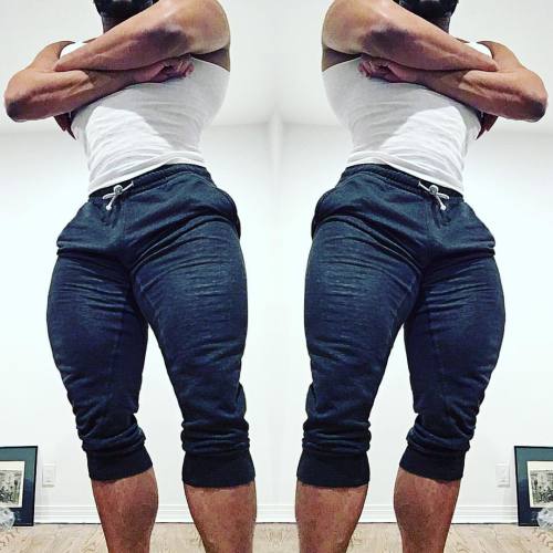 brotein–shake:  [ LEG DAY ] 🍑 #tianofitness #vtaper #fitness #fitfam #fitnessmodel #goldenerabodybuilding #gains #mirin #allnatty #aesthetics #tanked #stfuat #shredded #swolefie #swollfam #swollfamilia #swolefie #strength #trapz #tanked #thickness