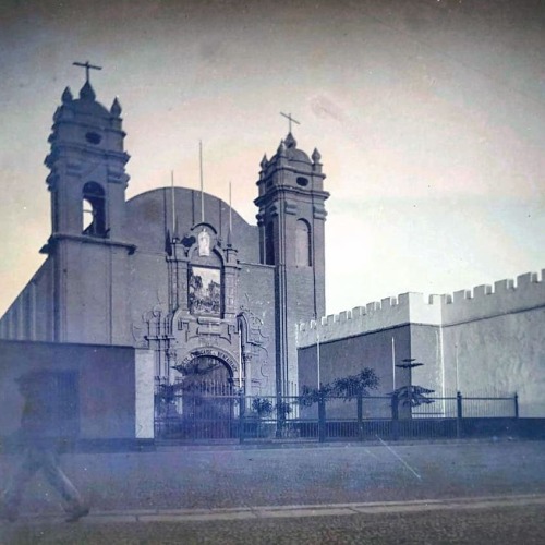 Otra iglesia limeña desaparecida es la de N.S. de Guadalupe, originada en una pequeña ermita fundada