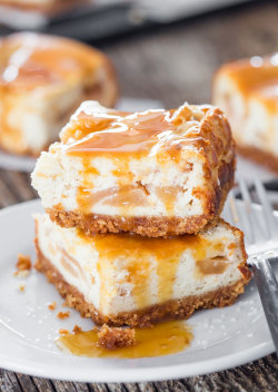 nom-food:  Salted caramel apple pie cheesecake